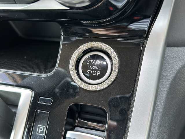 日産 セレナ ハイウェイスター プロパイロットED 茨城県 2017(平29)年 6.1万km ブリリアントホワイトパール 純正ナビゲーション（AM/FM/Bluetooth接続/AUX/USB/HDMI/SD/CD/DVD）/フリップダウンモニター付き/バックカメラ/フルセグTV/ETC/アイドリングストップ/クルーズコントロール/スマートキー/純正フロアマット/前方ドライブレコーダー/両側パワースライドドア/純正16インチアルミホイール/前後コーナーセンサー
