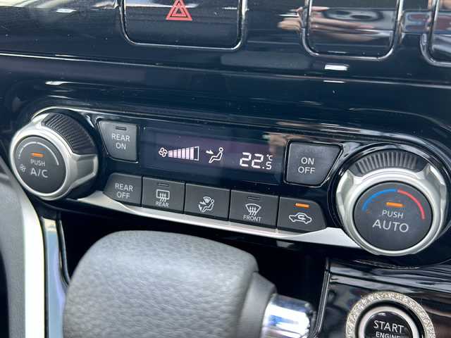 日産 セレナ ハイウェイスター プロパイロットED 茨城県 2017(平29)年 6.1万km ブリリアントホワイトパール 純正ナビゲーション（AM/FM/Bluetooth接続/AUX/USB/HDMI/SD/CD/DVD）/フリップダウンモニター付き/バックカメラ/フルセグTV/ETC/アイドリングストップ/クルーズコントロール/スマートキー/純正フロアマット/前方ドライブレコーダー/両側パワースライドドア/純正16インチアルミホイール/前後コーナーセンサー