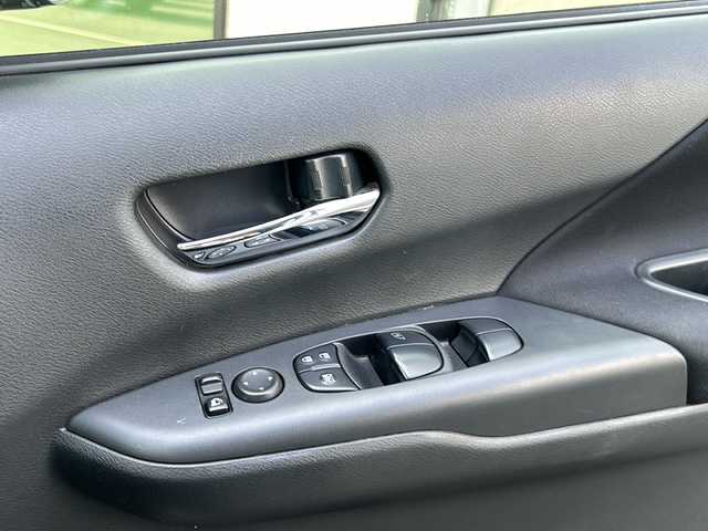 日産 セレナ ハイウェイスター プロパイロットED 茨城県 2017(平29)年 6.1万km ブリリアントホワイトパール 純正ナビゲーション（AM/FM/Bluetooth接続/AUX/USB/HDMI/SD/CD/DVD）/フリップダウンモニター付き/バックカメラ/フルセグTV/ETC/アイドリングストップ/クルーズコントロール/スマートキー/純正フロアマット/前方ドライブレコーダー/両側パワースライドドア/純正16インチアルミホイール/前後コーナーセンサー