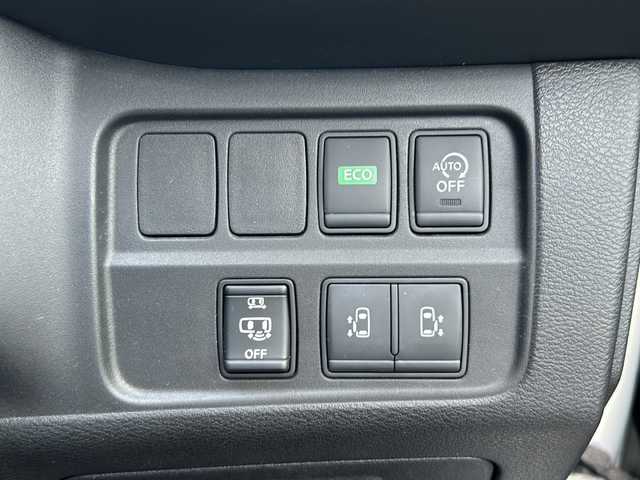 日産 セレナ ハイウェイスター プロパイロットED 道央・札幌 2017(平29)年 6.1万km ブリリアントホワイトパール 純正ナビゲーション（AM/FM/Bluetooth接続/AUX/USB/HDMI/SD/CD/DVD）/フリップダウンモニター付き/バックカメラ/フルセグTV/ETC/アイドリングストップ/クルーズコントロール/スマートキー/純正フロアマット/前方ドライブレコーダー/両側パワースライドドア/純正16インチアルミホイール/前後コーナーセンサー