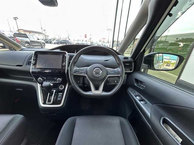 日産 セレナ ハイウェイスター プロパイロットED 道央・札幌 2017(平29)年 6.1万km ブリリアントホワイトパール 純正ナビゲーション（AM/FM/Bluetooth接続/AUX/USB/HDMI/SD/CD/DVD）/フリップダウンモニター付き/バックカメラ/フルセグTV/ETC/アイドリングストップ/クルーズコントロール/スマートキー/純正フロアマット/前方ドライブレコーダー/両側パワースライドドア/純正16インチアルミホイール/前後コーナーセンサー