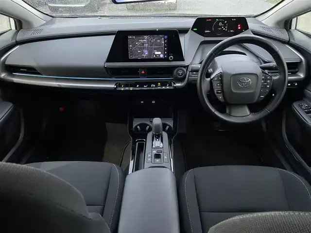 トヨタ プリウス G 福岡県 2023(令5)年 2.2万km プラチナホワイトパールマイカ クルーズコントロール/衝突軽減ブレーキ/前後コーナーセンサー/純正ナビ/Bluetoothオーディオ/フルセグTV/全方位カメラ/ビルトインETC2.0/ハイビームアシスト/LEDヘッドライト/純正フロアマット/純正アルミホイール