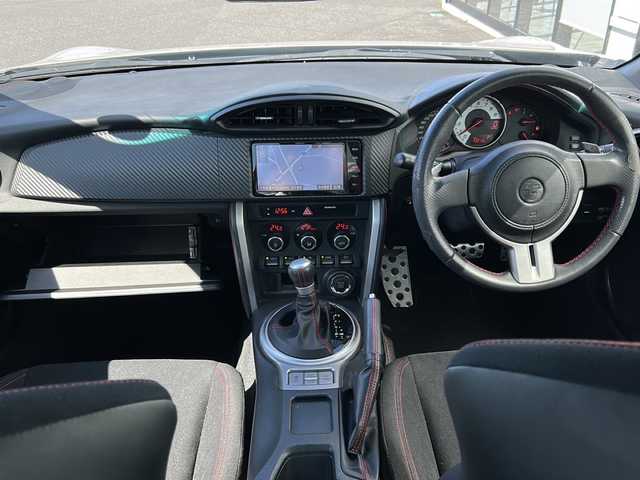 トヨタ ８６ GT 山形県 2014(平26)年 4.4万km クリスタルホワイトパール 登録時走行距離43/213KM/純正ナビ TV　BT　CD/スマートキー×２/プッシュスタート/バックカメラ/ドライブレコーダー/パドルシフト/ドアバイザー/集中ドアロック/ETC/横滑り防止装置/オートLEDヘッドライト/AAC