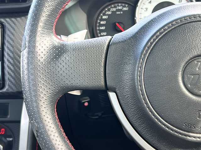 トヨタ ８６ GT 山形県 2014(平26)年 4.4万km クリスタルホワイトパール 登録時走行距離43/213KM/純正ナビ TV　BT　CD/スマートキー×２/プッシュスタート/バックカメラ/ドライブレコーダー/パドルシフト/ドアバイザー/集中ドアロック/ETC/横滑り防止装置/オートLEDヘッドライト/AAC