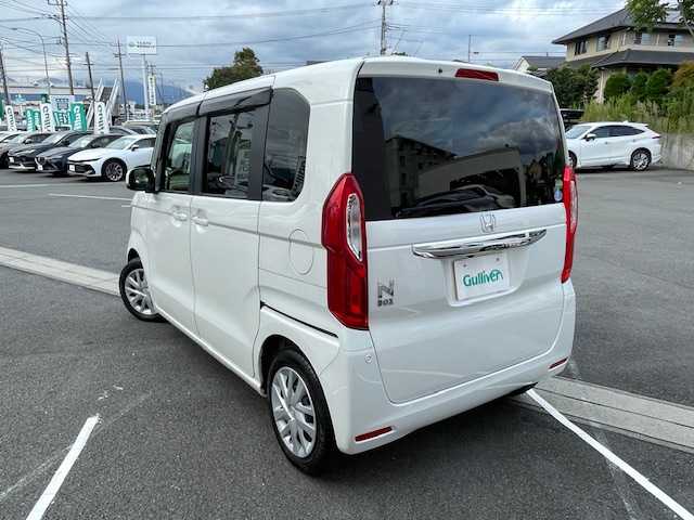 ホンダ Ｎ ＢＯＸ G L ホンダセンシング 静岡県 2019(平31)年 2.7万km プラチナホワイトパール ●純正ディスプレイオーディオ/(ワンセグ/CD/Bluetooth/iPod)/●バックカメラ/●アダプティブクルーズコントロール(追従走行あり)/●衝突被害軽減システム/●レーンキープアシスト/●LEDヘッドライト/●オートライト/●ステアリングスイッチ/●ETC/●両側パワースライドドア/●電動格納ウィンカーミラー/●ドアバイザー/●スマートキー/●プッシュスタート/●純正フロアマット/●W＋サイド＋カーテンSRS＋ABS/●車両取扱説明書/●ナディスプレイオーディオ取扱説明書