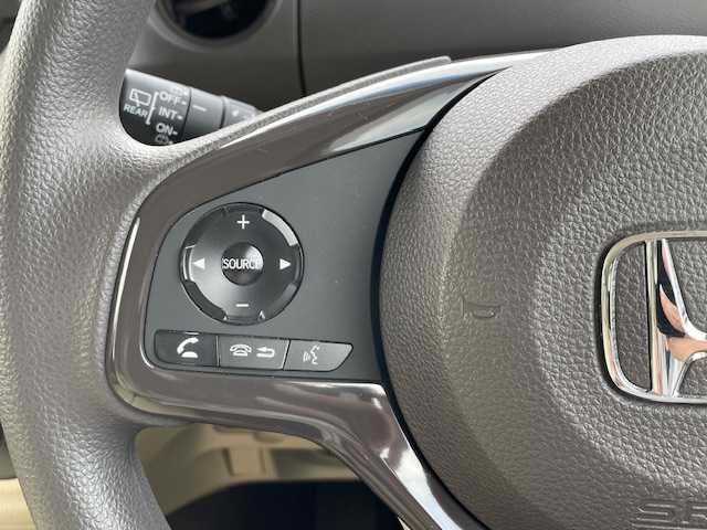 ホンダ Ｎ ＢＯＸ G L ホンダセンシング 静岡県 2019(平31)年 2.7万km プラチナホワイトパール ●純正ディスプレイオーディオ/(ワンセグ/CD/Bluetooth/iPod)/●バックカメラ/●アダプティブクルーズコントロール(追従走行あり)/●衝突被害軽減システム/●レーンキープアシスト/●LEDヘッドライト/●オートライト/●ステアリングスイッチ/●ETC/●両側パワースライドドア/●電動格納ウィンカーミラー/●ドアバイザー/●スマートキー/●プッシュスタート/●純正フロアマット/●W＋サイド＋カーテンSRS＋ABS/●車両取扱説明書/●ナディスプレイオーディオ取扱説明書