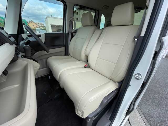 ホンダ Ｎ ＢＯＸ G L ホンダセンシング 静岡県 2019(平31)年 2.7万km プラチナホワイトパール ●純正ディスプレイオーディオ/(ワンセグ/CD/Bluetooth/iPod)/●バックカメラ/●アダプティブクルーズコントロール(追従走行あり)/●衝突被害軽減システム/●レーンキープアシスト/●LEDヘッドライト/●オートライト/●ステアリングスイッチ/●ETC/●両側パワースライドドア/●電動格納ウィンカーミラー/●ドアバイザー/●スマートキー/●プッシュスタート/●純正フロアマット/●W＋サイド＋カーテンSRS＋ABS/●車両取扱説明書/●ナディスプレイオーディオ取扱説明書