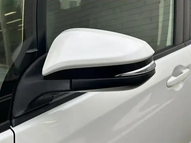 トヨタ ヴォクシー ZS 福岡県 2014(平26)年 7.8万km ホワイトパールクリスタルシャイン 純正7型SDナビ(フルセグTV/CD/DVD/BT)バックカメラ後席フリップダウンモニター両側パワスラETC純正フロアマット純正LEDヘッドライト純正16インチアルミホイールプッシュスタートスマートキー