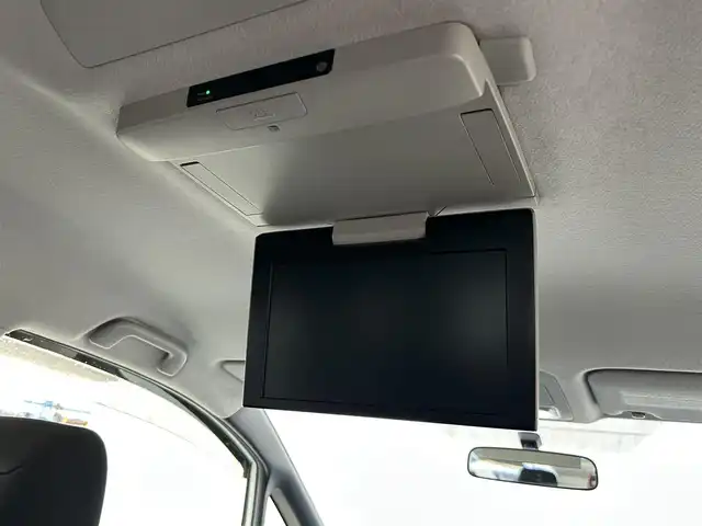 トヨタ ヴォクシー ZS 福岡県 2014(平26)年 7.8万km ホワイトパールクリスタルシャイン 純正7型SDナビ(フルセグTV/CD/DVD/BT)バックカメラ後席フリップダウンモニター両側パワスラETC純正フロアマット純正LEDヘッドライト純正16インチアルミホイールプッシュスタートスマートキー