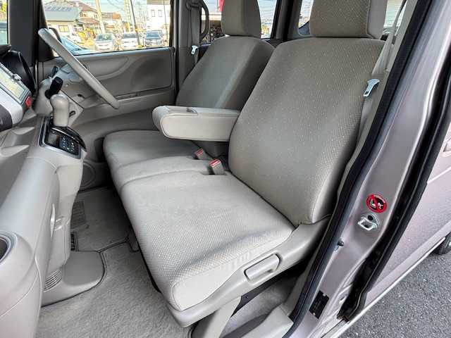 ホンダ Ｎ ＢＯＸ G Lパッケージ 宮城県 2013(平25)年 7.5万km チェリーシェルピンクメタリック 登録時走行距離74355km/純正ナビ/AM・FM・USB・SD・ワンセグTV・VTR/プッシュスタート/４WD/アイドリングストップ/スマートキー/AAC/バックカメラ/ベンチシート/片側パワースライドドア/純正フロアマット/純正アルミホイール/ABS/盗難防止装置/横滑り防止装置/ヘッドライトイベライザー/ウインカーミラー/ドアバイザー/電動格納ミラー