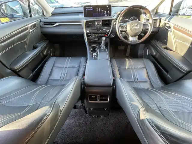 レクサス ＲＸ 450h バージョンL 愛知県 2021(令3)年 5.3万km グラファイトブラックガラスフレーク メーカー純正ナビ　/サンルーフ　/ＤＴＶ　/ＢＴ　/衝突軽減ブレーキ　/レーダークルーズコントロール　/本革シート　/パワーバックドア　/クリアランスソナー　/ブラインドスポットモニター　/ＥＴＣ２．０/純正フロアマット/ヘッドアップディスプレイ/リアクロストラフィックアラート/ＬＥＤヘッドライト/シートヒーター&ベンチレーション/ステアリングヒーター/ステアリングスイッチ