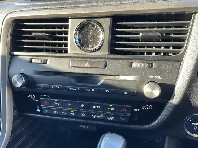 レクサス ＲＸ 450h バージョンL 愛知県 2021(令3)年 5.3万km グラファイトブラックガラスフレーク メーカー純正ナビ　/サンルーフ　/ＤＴＶ　/ＢＴ　/衝突軽減ブレーキ　/レーダークルーズコントロール　/本革シート　/パワーバックドア　/クリアランスソナー　/ブラインドスポットモニター　/ＥＴＣ２．０/純正フロアマット/ヘッドアップディスプレイ/リアクロストラフィックアラート/ＬＥＤヘッドライト/シートヒーター&ベンチレーション/ステアリングヒーター/ステアリングスイッチ