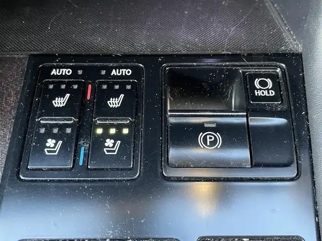 レクサス ＲＸ 450h バージョンL 愛知県 2021(令3)年 5.3万km グラファイトブラックガラスフレーク メーカー純正ナビ　/サンルーフ　/ＤＴＶ　/ＢＴ　/衝突軽減ブレーキ　/レーダークルーズコントロール　/本革シート　/パワーバックドア　/クリアランスソナー　/ブラインドスポットモニター　/ＥＴＣ２．０/純正フロアマット/ヘッドアップディスプレイ/リアクロストラフィックアラート/ＬＥＤヘッドライト/シートヒーター&ベンチレーション/ステアリングヒーター/ステアリングスイッチ