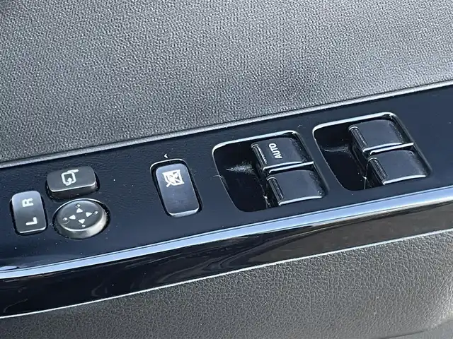 スズキ アルト ワークス 香川県 2016(平28)年 6.6万km ブルーイッシュブラックパール3 パナソニック7型ＳＤナビ【CN-MW250D】/(DVD/FM.AM)/フルセグＴＶ　/バックカメラ　/レカロシート　/革巻きステアリング　/パドルシフト　/純正フロアマット　/純正１５インチアルミホイール　/オートライト　/ＭＴモード付ＡＴ　/ドアバイザー/横滑り防止システム/衝突軽減システム/ＥＴＣ/スマートキー/プッシュスタート