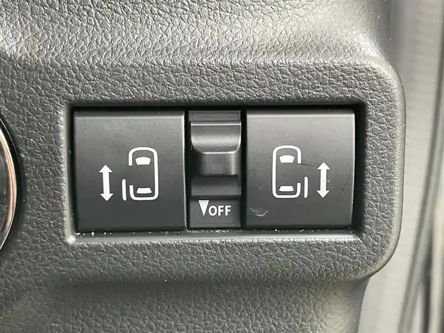 スズキ スペーシア カスタム HYBRID XS 岡山県 2023(令5)年 2.6万km ブルーイッシュブラックパール3 純正9インチディスプレイオーディオ/【ナビ/Bluetooth/フルセグTV/Carplay/USB】/全方位モニター/両側パワースライドドア/純正ドライブレコーダー（前後）/追従型クルーズコントロール/前席シートヒーター/ステアリングヒーター/オートブレーキホールド/衝突軽減ブレーキ/ハーフレザーシート/ヘッドアップディスプレイ/ビルトインETC/LEDヘッドライト/フォグランプ/純正15インチアルミホイール/スマートキー×2