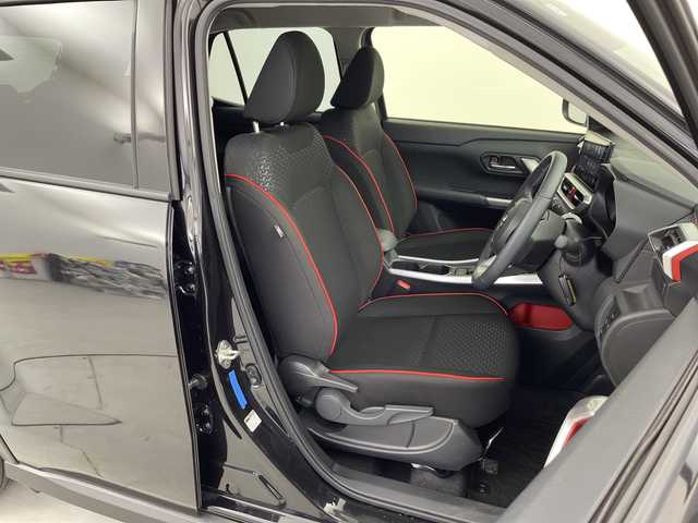 トヨタ ライズ Z 愛知県 2022(令4)年 2.4万km ブラックマイカメタリック ワンオーナー/純正9インチディスプレイオーディオ/【HDMI/Bluetooth/フルセグTV/AppleCarPlay/AndroidAuto/USB/AM/FM】/スマートパノラマパーキングパッケージ/パノラミックビュー/スマートパノラマパーキングアシスト(駐車支援システム)/ETC/17インチ純正アルミホイール/スマートアシスト/衝突回避支援ブレーキ/衝突警報/車線逸脱警報/車線逸脱抑制/ふらつき警報/露側逸脱警報/ブレーキ制御付誤発進抑制(前方・後方)/先行車発進お知らせ/アダプティブドライビングビーム/コーナーセンサー(フロント・リヤ)/標識認識/全車速追従機能付ACC(停止保持機能あり)/サイドビューランプ/レーンキープコントロール/横滑り防止装置/アイドリングストップ/ヒルスタートアシスト/前席シートヒーター/オートエアコン/純正フロアマット/革巻きステアリング/スペアタイヤ/スペアキー/新車保証書・取扱説明書