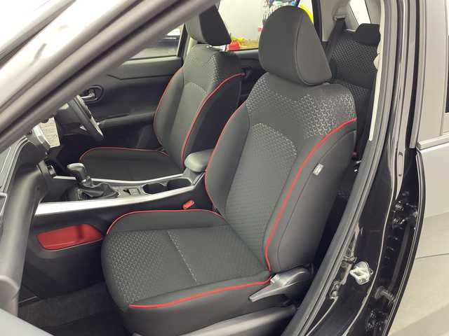 トヨタ ライズ Z 愛知県 2022(令4)年 2.4万km ブラックマイカメタリック ワンオーナー/純正9インチディスプレイオーディオ/【HDMI/Bluetooth/フルセグTV/AppleCarPlay/AndroidAuto/USB/AM/FM】/スマートパノラマパーキングパッケージ/パノラミックビュー/スマートパノラマパーキングアシスト(駐車支援システム)/ETC/17インチ純正アルミホイール/スマートアシスト/衝突回避支援ブレーキ/衝突警報/車線逸脱警報/車線逸脱抑制/ふらつき警報/露側逸脱警報/ブレーキ制御付誤発進抑制(前方・後方)/先行車発進お知らせ/アダプティブドライビングビーム/コーナーセンサー(フロント・リヤ)/標識認識/全車速追従機能付ACC(停止保持機能あり)/サイドビューランプ/レーンキープコントロール/横滑り防止装置/アイドリングストップ/ヒルスタートアシスト/前席シートヒーター/オートエアコン/純正フロアマット/革巻きステアリング/スペアタイヤ/スペアキー/新車保証書・取扱説明書