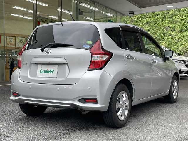 日産 ノート X DIG－S 神奈川県 2016(平28)年 0.9万km ブリリアントシルバー ワンオーナー/スーパーチャージャー/AM・FMラジオ/CD/アイドリングストップ/コーナーセンサー/プリクラッシュセーフティシステム/車両逸脱警報システム/ドアバイザー/純正HIDヘッドライト/スマートキー×2/プッシュEgスタート/ストップ/取扱説明書/新車時保証書