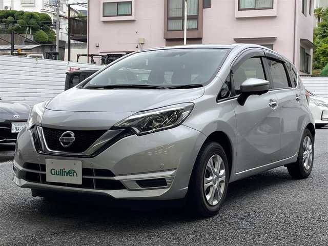日産 ノート X DIG－S 神奈川県 2016(平28)年 0.9万km ブリリアントシルバー ワンオーナー/スーパーチャージャー/AM・FMラジオ/CD/アイドリングストップ/コーナーセンサー/プリクラッシュセーフティシステム/車両逸脱警報システム/ドアバイザー/純正HIDヘッドライト/スマートキー×2/プッシュEgスタート/ストップ/取扱説明書/新車時保証書