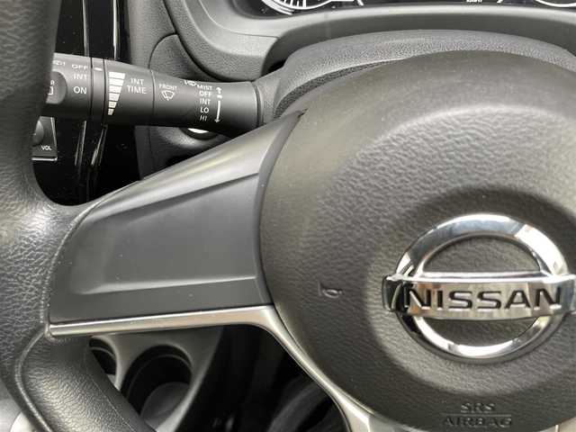 日産 ノート X DIG－S 神奈川県 2016(平28)年 0.9万km ブリリアントシルバー ワンオーナー/スーパーチャージャー/AM・FMラジオ/CD/アイドリングストップ/コーナーセンサー/プリクラッシュセーフティシステム/車両逸脱警報システム/ドアバイザー/純正HIDヘッドライト/スマートキー×2/プッシュEgスタート/ストップ/取扱説明書/新車時保証書