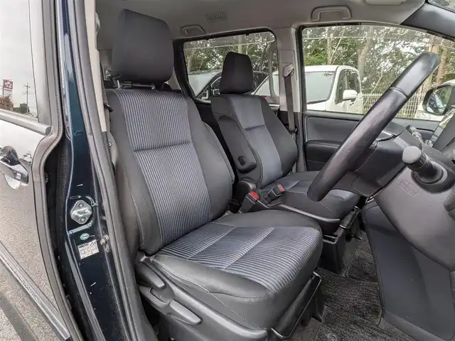 トヨタ ヴォクシー ZS 栃木県 2014(平26)年 12.7万km ブラッキッシュアゲハガラスフレーク (株)IDOMが運営する【じしゃロン宇都宮店】の自社ローン対象車両になります。こちらは現金またはオートローンご利用時の価格です。自社ローンご希望の方は別途その旨お申付け下さい/ALPINE製SDナビ/CD/DVD/BT/TV/ALPINE製フリップダウンモニター/両側パワースライドドア/ETC/バックカメラ/ドライブレコーダー/プッシュスタート/スマートキー/純正16インチAW/ドアミラーウインカー/ドアバイザー
