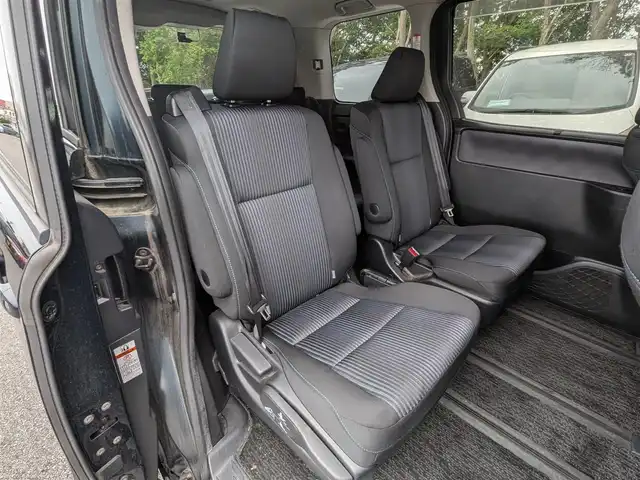 トヨタ ヴォクシー ZS 栃木県 2014(平26)年 12.7万km ブラッキッシュアゲハガラスフレーク (株)IDOMが運営する【じしゃロン宇都宮店】の自社ローン対象車両になります。こちらは現金またはオートローンご利用時の価格です。自社ローンご希望の方は別途その旨お申付け下さい/ALPINE製SDナビ/CD/DVD/BT/TV/ALPINE製フリップダウンモニター/両側パワースライドドア/ETC/バックカメラ/ドライブレコーダー/プッシュスタート/スマートキー/純正16インチAW/ドアミラーウインカー/ドアバイザー