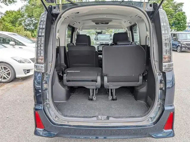 トヨタ ヴォクシー ZS 栃木県 2014(平26)年 12.7万km ブラッキッシュアゲハガラスフレーク (株)IDOMが運営する【じしゃロン宇都宮店】の自社ローン対象車両になります。こちらは現金またはオートローンご利用時の価格です。自社ローンご希望の方は別途その旨お申付け下さい/ALPINE製SDナビ/CD/DVD/BT/TV/ALPINE製フリップダウンモニター/両側パワースライドドア/ETC/バックカメラ/ドライブレコーダー/プッシュスタート/スマートキー/純正16インチAW/ドアミラーウインカー/ドアバイザー