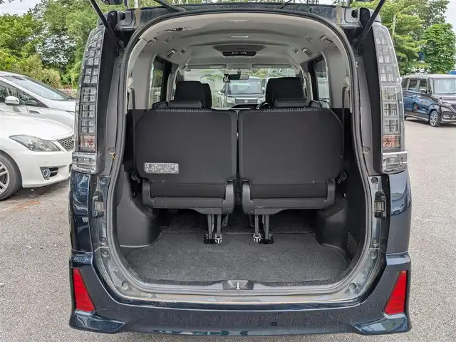 トヨタ ヴォクシー ZS 栃木県 2014(平26)年 12.7万km ブラッキッシュアゲハガラスフレーク (株)IDOMが運営する【じしゃロン宇都宮店】の自社ローン対象車両になります。こちらは現金またはオートローンご利用時の価格です。自社ローンご希望の方は別途その旨お申付け下さい/ALPINE製SDナビ/CD/DVD/BT/TV/ALPINE製フリップダウンモニター/両側パワースライドドア/ETC/バックカメラ/ドライブレコーダー/プッシュスタート/スマートキー/純正16インチAW/ドアミラーウインカー/ドアバイザー