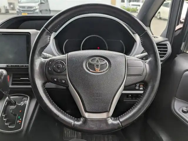 トヨタ ヴォクシー ZS 栃木県 2014(平26)年 12.7万km ブラッキッシュアゲハガラスフレーク (株)IDOMが運営する【じしゃロン宇都宮店】の自社ローン対象車両になります。こちらは現金またはオートローンご利用時の価格です。自社ローンご希望の方は別途その旨お申付け下さい/ALPINE製SDナビ/CD/DVD/BT/TV/ALPINE製フリップダウンモニター/両側パワースライドドア/ETC/バックカメラ/ドライブレコーダー/プッシュスタート/スマートキー/純正16インチAW/ドアミラーウインカー/ドアバイザー