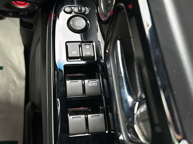 ホンダ Ｎ ＢＯＸ カスタム L 大阪府 2022(令4)年 3.8万km プレミアムサンライトホワイトパール 純正７型ナビ　/バックカメラ　/Ｂｌｕｅｔｏｏｔｈ　/フルセグテレビ　/CD/DVD　/前後ドライブレコーダー　　/ビルドインＥＴＣ　/シートヒーター　/ホンダセンシング　/レーダークルーズコントロール　/パワースライド　/コーナーセンサー　/ＬＥＤ　/オートライト　/アイドリングストップ　/純正オーディオ　/純正フロアマット　/純正ホイール　/プッシュスタート　/スマートキー　