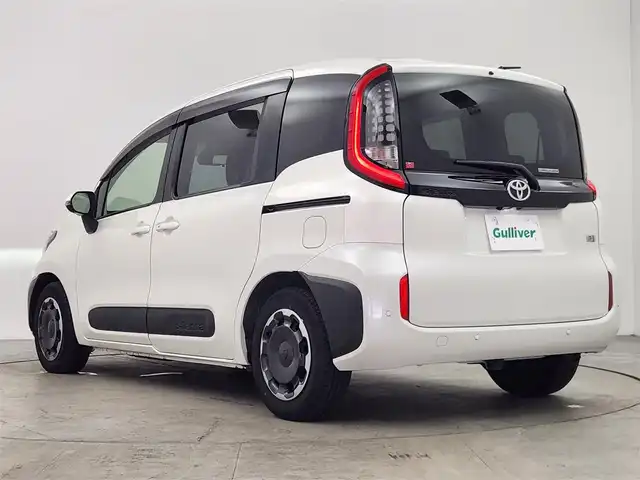 トヨタ シエンタ ハイブリッド Z 愛知県 2023(令5)年 1.5万km ホワイトパールクリスタルシャイン トヨタセーフティーセンス/オートクルーズコントロール/純正１０インチナビ/・フルセグTV/・Bluetooth/・Applecarplay/・FM/AM/アラウンドビューモニター/AC100V/両側パワースライドドア　/ブラインドスポットモニター　/カーテンエアバック　/クリアランスソナー　/ＬＥＤライト/オートハイビーム/ＥＴＣ　