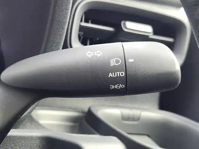 トヨタ シエンタ ハイブリッド Z 愛知県 2023(令5)年 1.5万km ホワイトパールクリスタルシャイン トヨタセーフティーセンス/オートクルーズコントロール/純正１０インチナビ/・フルセグTV/・Bluetooth/・Applecarplay/・FM/AM/アラウンドビューモニター/AC100V/両側パワースライドドア　/ブラインドスポットモニター　/カーテンエアバック　/クリアランスソナー　/ＬＥＤライト/オートハイビーム/ＥＴＣ　
