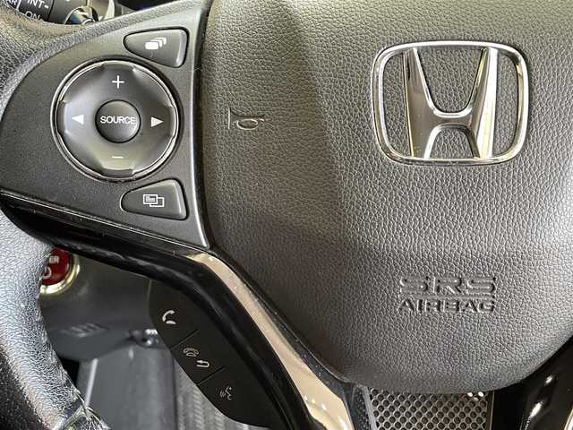 ホンダ ヴェゼル ハイブリッド X 岩手県 2015(平27)年 6万km ティンテッドシルバーM ４WD/あんしんパッケージ/シティブレーキアクティブシステム/誤発進抑制機能/横滑り防止装置/パドルシフト/オートブレーキホールド/シートヒーター/チップアップリヤシート/熱線入りフロントウインドウ/ヒーテッドドアミラー/オートライト/LEDヘッドライト/フォグライト/純正ナビ/フルセグTV/ステアリングスイッチ/バックカメラ/ETC/16インチアルミホイール