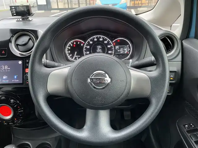 日産 ノート X DIG－S エマージェンシーB 千葉県 2014(平26)年 4.7万km ソニックブルー 社外ディスプレイオーディオ/(BT/FM/AM)/バックカメラ/衝突被害軽減システム/車線逸脱警報/横滑り防止装置/ETC/ドライブレコーダー/アイドリングストップ/プッシュスタート/スマートキー/フロアマット/スペアキー