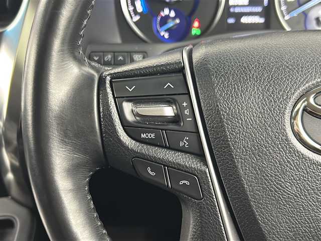 トヨタ ヴェルファイア ハイブリット ZR 埼玉県 2018(平30)年 4.7万km パール 純正10インチナビ/(FM・AM・CD・DVD・SD・BT)/ETC2.0/両側パワースライドドア/レザーシート/オートLEDライト/フルセグテレビ/12型純正フリップダウンモニター/クリアランスソナー/バックカメラ/パワーシート/エアーシート/パワーバックドア/モデリスタエアロ/レーダークルーズコントロール/デジタルミラー/シートポジションメモリー/PCS/車線逸脱警報