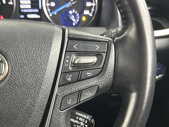 トヨタ ヴェルファイア ハイブリット ZR 埼玉県 2018(平30)年 4.7万km パール 純正10インチナビ/(FM・AM・CD・DVD・SD・BT)/ETC2.0/両側パワースライドドア/レザーシート/オートLEDライト/フルセグテレビ/12型純正フリップダウンモニター/クリアランスソナー/バックカメラ/パワーシート/エアーシート/パワーバックドア/モデリスタエアロ/レーダークルーズコントロール/デジタルミラー/シートポジションメモリー/PCS/車線逸脱警報