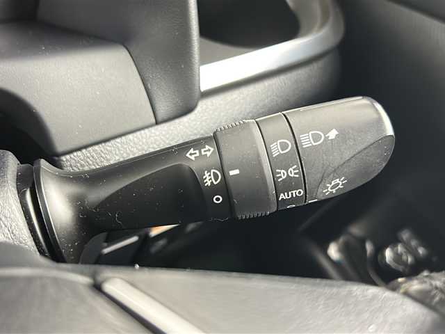 トヨタ ヴェルファイア ハイブリット ZR 埼玉県 2018(平30)年 4.7万km パール 純正10インチナビ/(FM・AM・CD・DVD・SD・BT)/ETC2.0/両側パワースライドドア/レザーシート/オートLEDライト/フルセグテレビ/12型純正フリップダウンモニター/クリアランスソナー/バックカメラ/パワーシート/エアーシート/パワーバックドア/モデリスタエアロ/レーダークルーズコントロール/デジタルミラー/シートポジションメモリー/PCS/車線逸脱警報