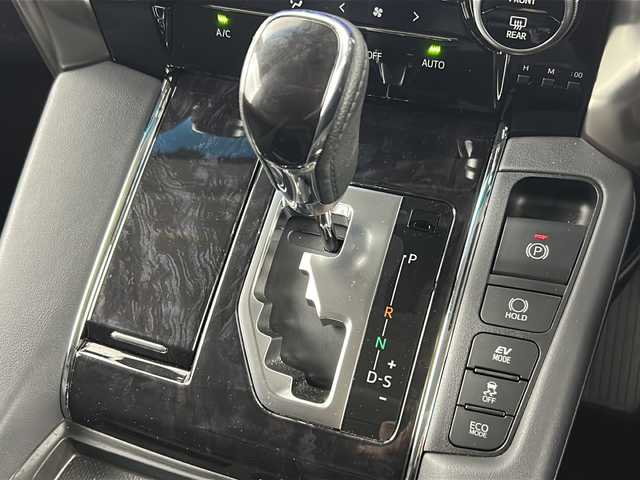 トヨタ ヴェルファイア ハイブリット ZR 埼玉県 2018(平30)年 4.7万km パール 純正10インチナビ/(FM・AM・CD・DVD・SD・BT)/ETC2.0/両側パワースライドドア/レザーシート/オートLEDライト/フルセグテレビ/12型純正フリップダウンモニター/クリアランスソナー/バックカメラ/パワーシート/エアーシート/パワーバックドア/モデリスタエアロ/レーダークルーズコントロール/デジタルミラー/シートポジションメモリー/PCS/車線逸脱警報