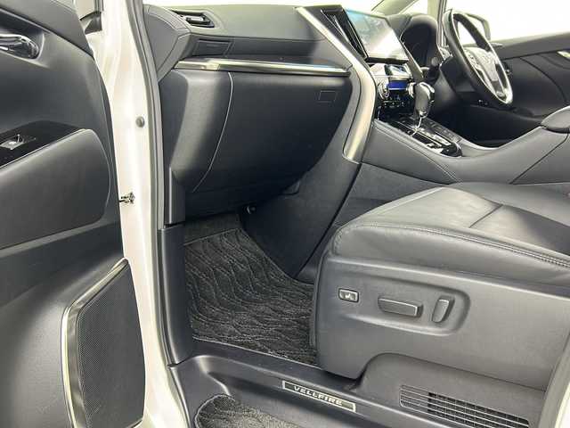 トヨタ ヴェルファイア ハイブリット ZR 埼玉県 2018(平30)年 4.7万km パール 純正10インチナビ/(FM・AM・CD・DVD・SD・BT)/ETC2.0/両側パワースライドドア/レザーシート/オートLEDライト/フルセグテレビ/12型純正フリップダウンモニター/クリアランスソナー/バックカメラ/パワーシート/エアーシート/パワーバックドア/モデリスタエアロ/レーダークルーズコントロール/デジタルミラー/シートポジションメモリー/PCS/車線逸脱警報