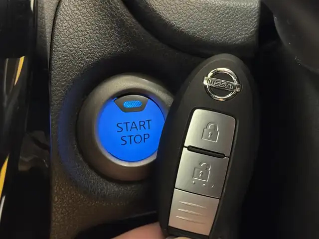 日産 ノート e－パワー X 群馬県 2019(平31)年 7.2万km ブリリアントホワイトパール 安全装備/・衝突軽減ブレーキ/・クルーズコントロール/・アラウンドビューモニター/・レーンキープアシスト/・オートハイビーム/・オートライト/・インテリジェントルームミラー/・横滑り防止/・コーナーセンサー/純正7インチワイドナビ/・AM/FM/MSV/・Bluetooth/SD/・フルセグTV/CD/DVD/LEDヘッドライト/LEDフォグランプ/ETC/純正フロアマット/純正ドアバイザー/純正15インチアルミホイール/スマートキー/プッシュスタート