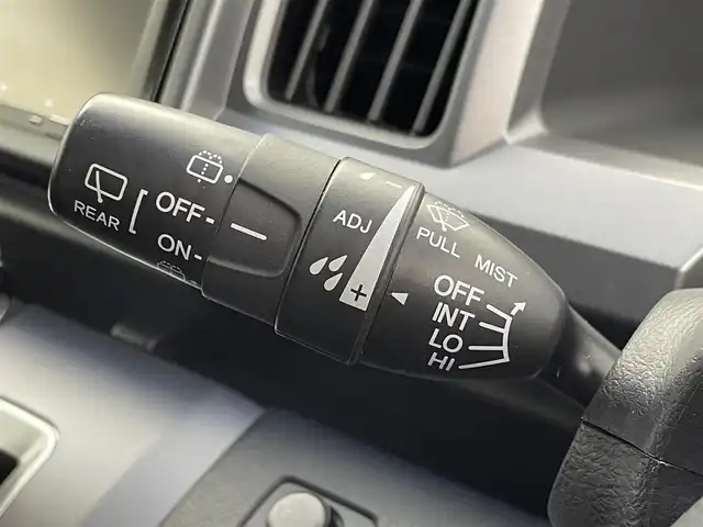 ホンダ ステップワゴン スパーダ Z 群馬県 2013(平25)年 7.9万km ポリッシュドメタルメタリック 禁煙車　純正９型ナビ　社外後席モニター　Ｂモニター　両側パワスラ　Ｈ．Ｉ．Ｄ　フォグランプ　オートライト　オートエアコン　電格ミラー　ステリモ　ビルトインＥＴＣ　スマートキー　スペアキー　純正アルミ