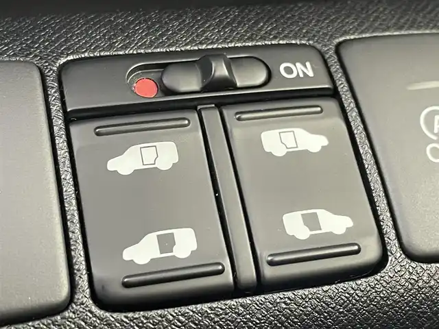 ホンダ ステップワゴン スパーダ Z 群馬県 2013(平25)年 7.9万km ポリッシュドメタルメタリック 禁煙車　純正９型ナビ　社外後席モニター　Ｂモニター　両側パワスラ　Ｈ．Ｉ．Ｄ　フォグランプ　オートライト　オートエアコン　電格ミラー　ステリモ　ビルトインＥＴＣ　スマートキー　スペアキー　純正アルミ