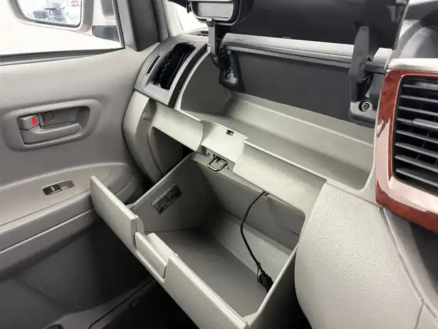 トヨタ ヴォクシー X Gエディション 愛知県 2002(平14)年 13.3万km ライトローズマイカM 社外7インチナビ/ワンセグTV/HDMI端子/両側イージークローザードア/ハロゲンヘッドライト/純正AW/純正フロアマット/スマートキー