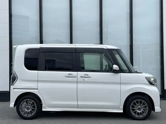 ダイハツ タント カスタム X トップED SA Ⅲ 大阪府 2017(平29)年 2.7万km パールホワイトⅢ 純正ナビ /・フルセグTV/USB/BT/バックカメラ /ETC /D席シートヒーター /片側パワースライドドア /純正フロアマット /社外14インチAW /LEDヘッド・フォグ /アイドリングストップ /パーキングブレーキ /ステアリングswitch/フルフラットシート/保証書・取説 ・キロクボ