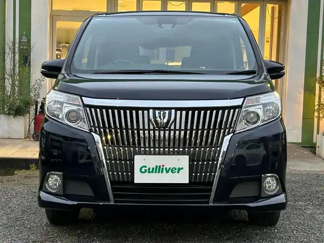 トヨタ エスクァイア Gi 埼玉県 2017(平29)年 3.6万km スパークリングブラックパールクリスタルシャイン レザーシート/前席シートヒーター/純正９インチナビＴＶ/バックカメラ/ビルトインＥＴＣ2.0/両側パワースライドドア/LEDヘッドライト/クルーズコントロール/衝突軽減ブレーキ/純正アルミホイール/プッシュスタート/スマートキー/走行３５８０１キロ/保証書付整備手帳/取扱説明書