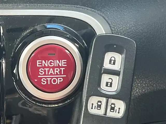 ホンダ Ｎ ＢＯＸ SSパッケージ 秋田県 2015(平27)年 3.4万km プレミアムホワイトパール 純正オーディオ（AM/FM/CD）/衝突軽減システム/４WD/ワンセグ/バックカメラ/純正アルミ/スマートキー/両側パワスラ/アイドリングストップ/コーナーセンサー/プッシュスタート/前席シートヒーター/ステアリングスイッチ/純正フロアマット/純正ドアバイザー/ETC/社外エンジンスターター/オートライト/オートエアコン/パワーステアリング/パワーウィンドウ/電動格納ウィンカーミラー/保証書/取扱説明書/記録簿