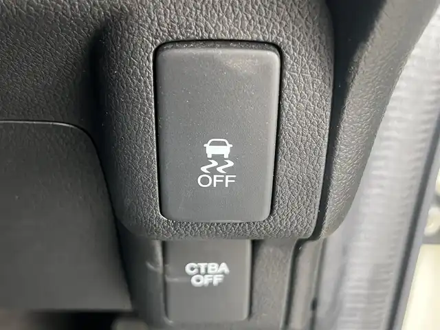 ホンダ Ｎ ＢＯＸ SSパッケージ 秋田県 2015(平27)年 3.4万km プレミアムホワイトパール 純正オーディオ（AM/FM/CD）/衝突軽減システム/４WD/ワンセグ/バックカメラ/純正アルミ/スマートキー/両側パワスラ/アイドリングストップ/コーナーセンサー/プッシュスタート/前席シートヒーター/ステアリングスイッチ/純正フロアマット/純正ドアバイザー/ETC/社外エンジンスターター/オートライト/オートエアコン/パワーステアリング/パワーウィンドウ/電動格納ウィンカーミラー/保証書/取扱説明書/記録簿