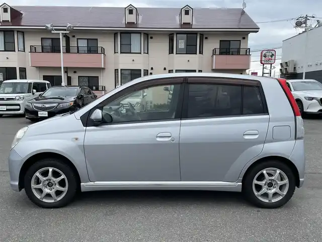 ダイハツ ミラ アヴィ X 道央・札幌 2004(平16)年 4.5万km ブライトシルバーメタリック 登録時走行距離45/013ｋｍ/　４　Ｗ　Ｄ　/純正オーディオ(CD/FM/AM)/ドアバイザー/スペアキー×１/リモコンキー/社外フロアマット/ABS/momoステアリング/バニティミラー/積込夏タイヤ（純正AW/155/65/R14/２０年製/溝3ｍｍ）