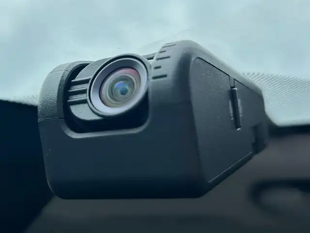トヨタ シエンタ G クエロ 静岡県 2019(平31)年 2.3万km センシュアルレッドマイカ トヨタセーフティセンス/純正ナビ/・フルセグ/CD/DVD/Bluetooth/USB/全周囲カメラ/前方ドライブレコーダー/ビルトインETC/プリクラッシュ/両側パワースライドドア/ステアリングスイッチ/ステアリングヒーター/ハーフレザーシート/シートヒーターD/N/オートライト/スマートキー/・プッシュスタート/LEDヘッドライト/・フォグランプ/ウインカーミラー/電動格納ミラー/純正フロアマット/純正ドアバイザー