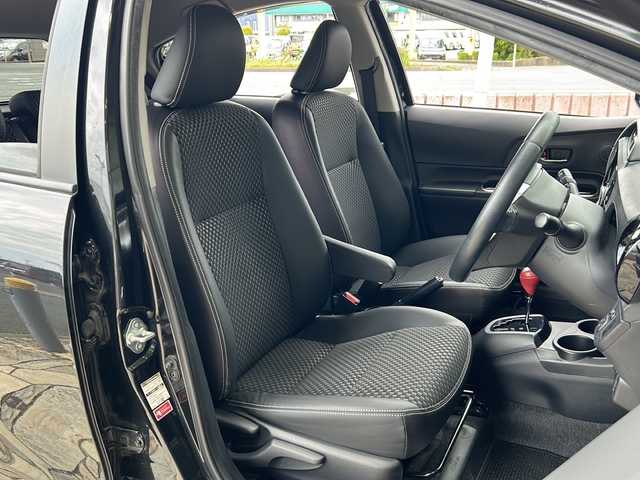 トヨタ アクア X－URBAN 静岡県 2016(平28)年 7.5万km ブラックマイカ 純正ナビ/・AM/FM/・CD/DVD/・SD/・TV/・Bluetooth/・USB/主要装備/・ＥＴＣ/・衝突被害軽減システム/・シートヒーター/・バックカメラ/・レーンキープアシスト/・オートハイビーム/・LEDヘッドライト/・フォグランプ/・ステアリングスイッチ/・横滑り防止装置/・ｎａｎｏｅ/・コーナーセンサー/・ドライブレコーダー